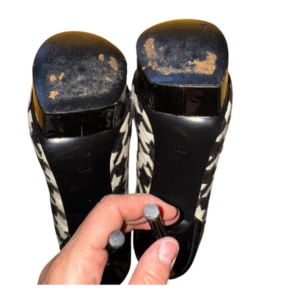 BEBE Black White Houndstooth Platform Peep Toe Pump Studded Size 10‎ Stilettos - Picture 8 of 10